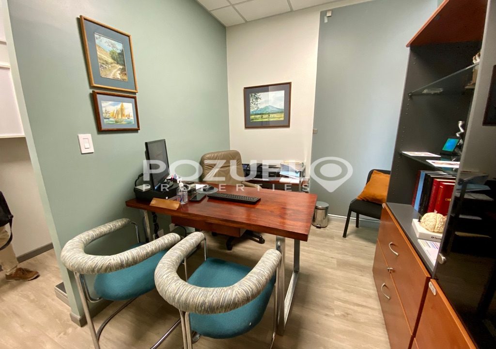 5EF13413-B6F6-498D-9F9D-2AD951488C10_1_105_c