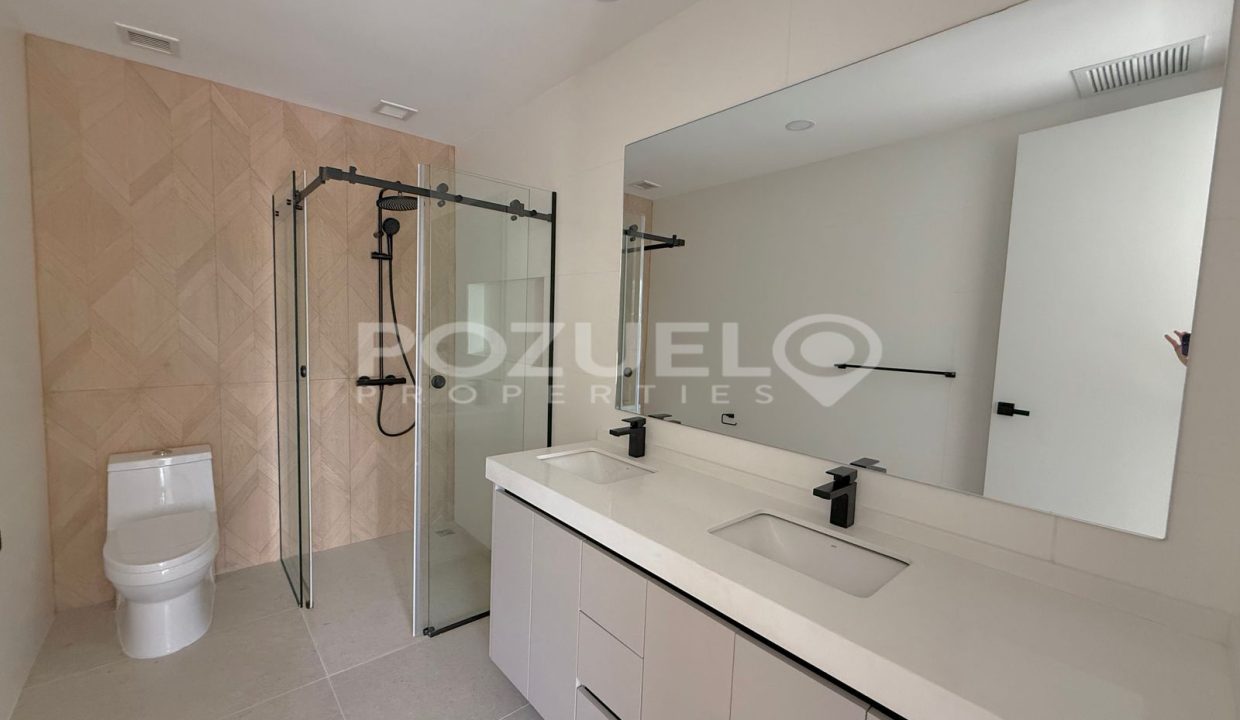 WhatsApp Image 2025-10-21 at 10.54.38 AM (1)