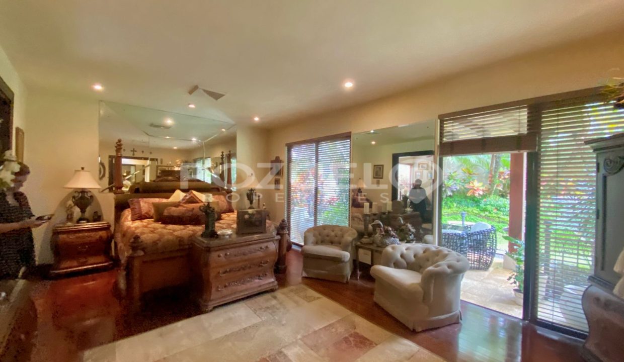 WhatsApp Image 2024-12-12 at 11.44.21 AM