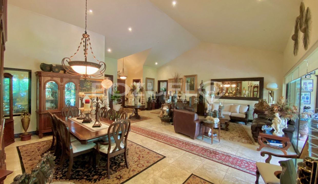 WhatsApp Image 2024-12-12 at 11.44.25 AM