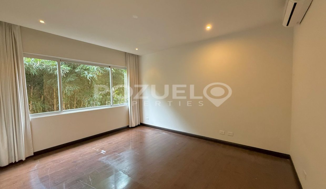 WhatsApp Image 2025-05-15 at 9.04.45 PM (1)