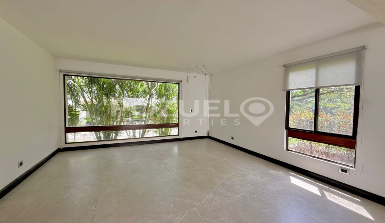 WhatsApp Image 2025-06-13 at 12.23.41 PM (3)