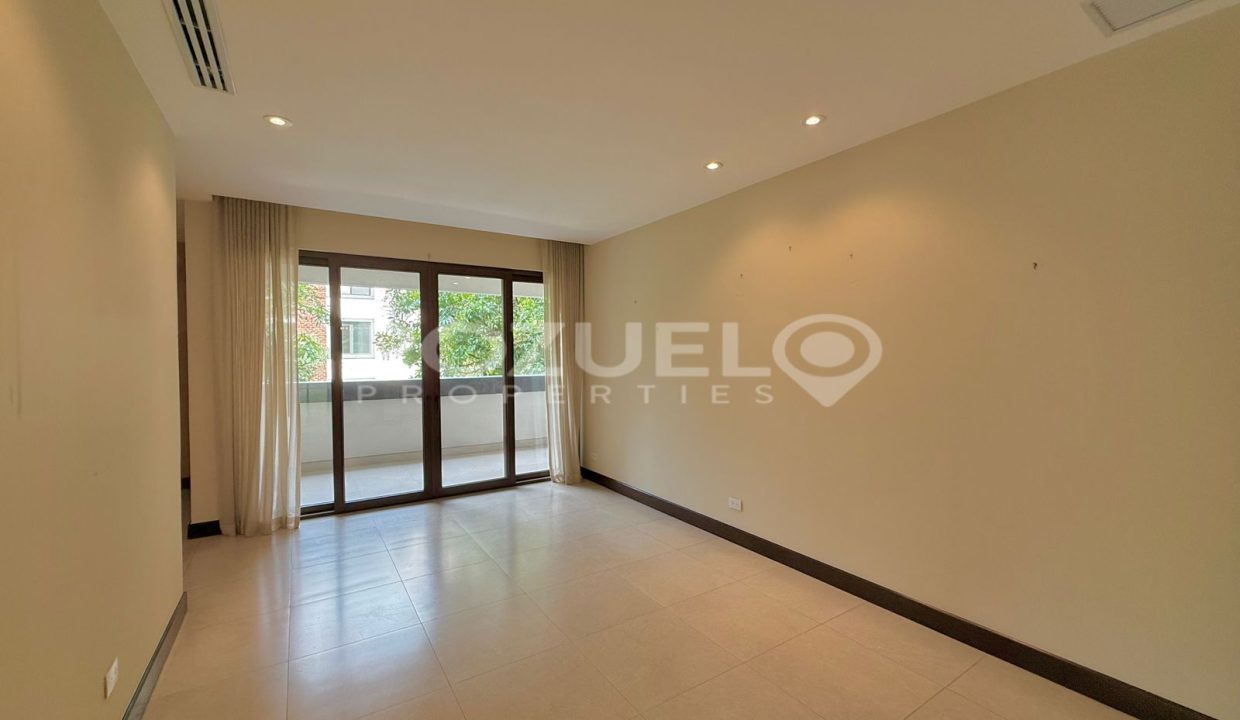 WhatsApp Image 2025-09-10 at 12.07.17 PM (2)