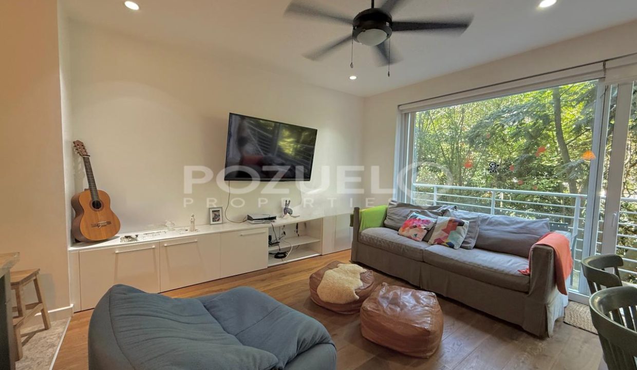 WhatsApp Image 2025-10-21 at 9.48.00 AM